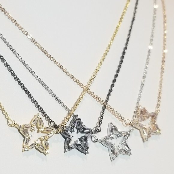 💖 New in Gift Box 🎁 Pave CZ Star Necklace - Picture 6 of 12